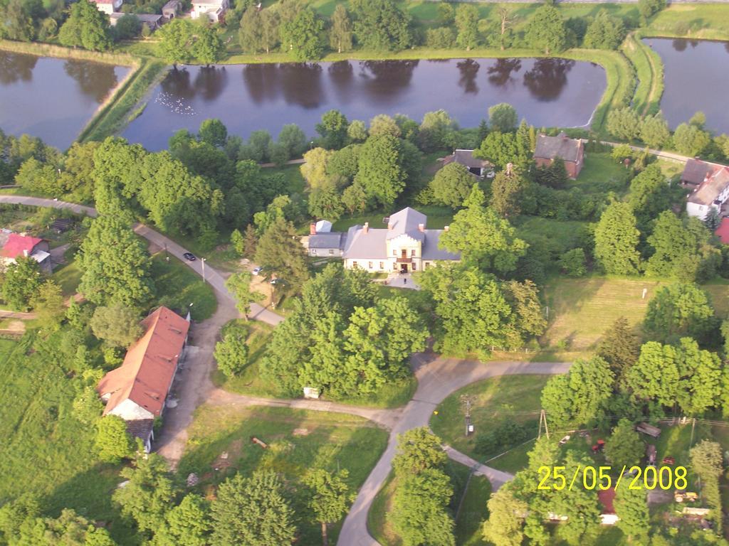 Dworek Mlynarza Zator Esterno foto
